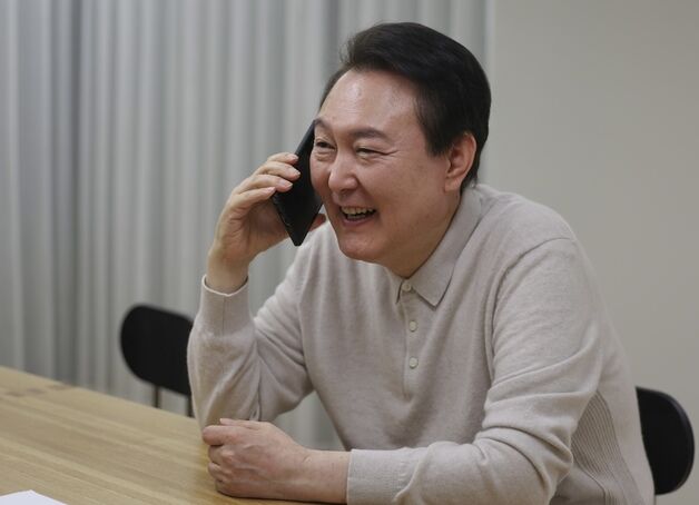 尹휴대폰·이종섭 비화폰 손에 쥔 해병특검, 격노설 규명 화력 집중