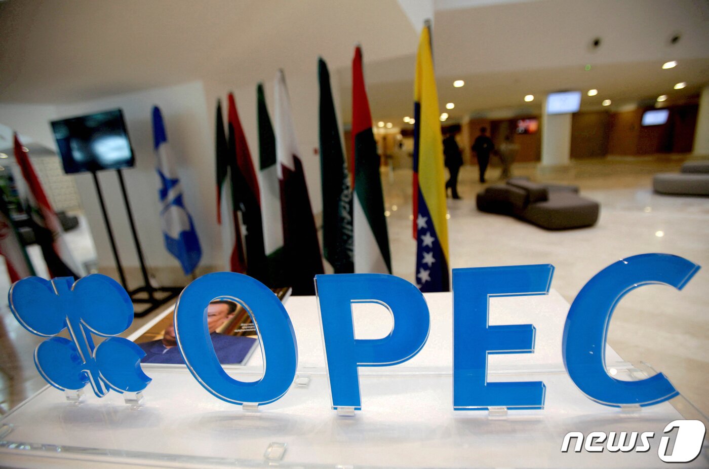 본문 이미지 - OPEC+ 로고. ⓒ 로이터=뉴스1 ⓒ News1 정윤미 기자