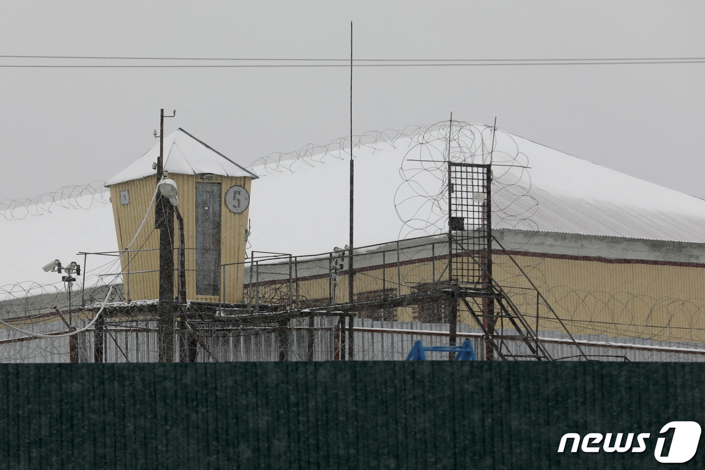 (야바스 로이터=뉴스1) 정윤미 기자 = 미국 농구스타 브리트니 그라이너가 러시아에서 마약 혐의 소지로 징역 9년형을 받고 수감 중인 야바스 소재 여성 교도소 IK-2의 전경. 수 …