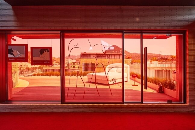 본문 이미지 - 에이스침대, 그라운드시소 서촌 &#39;레드룸 러브 이즈 인 디 에어&#39; 전시 협업&#40;에이스침대 제공&#41;ⓒ 뉴스1