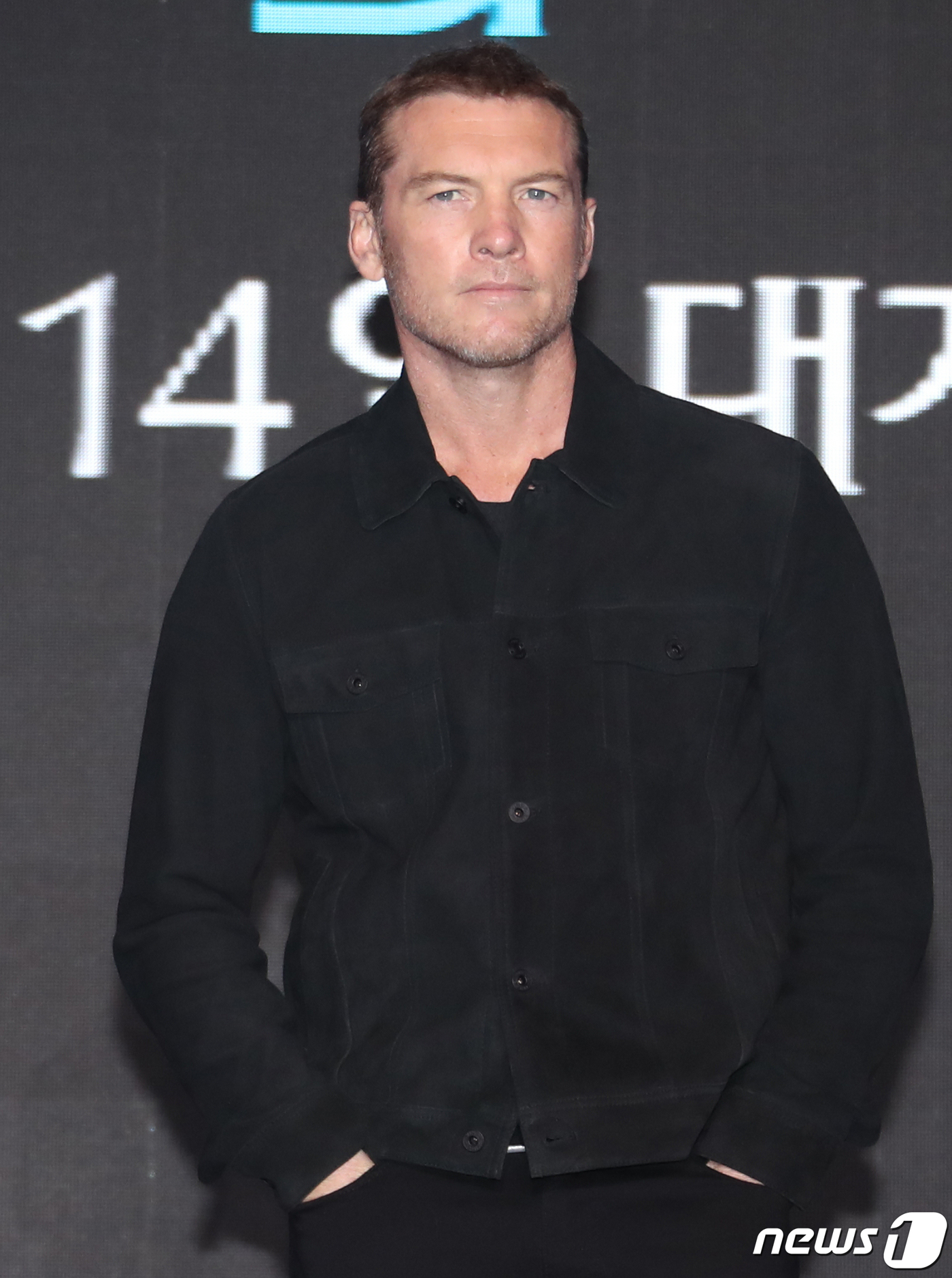 (서울=뉴스1) 권현진 기자 = 할리우드 배우 샘 워싱턴이 9일 서울 영등포구 콘래드 서울호텔에서 진행된 영화 '아바타2: 물의 길'(아바타2) 기자간담회에서 포즈를 취하고 있다. …