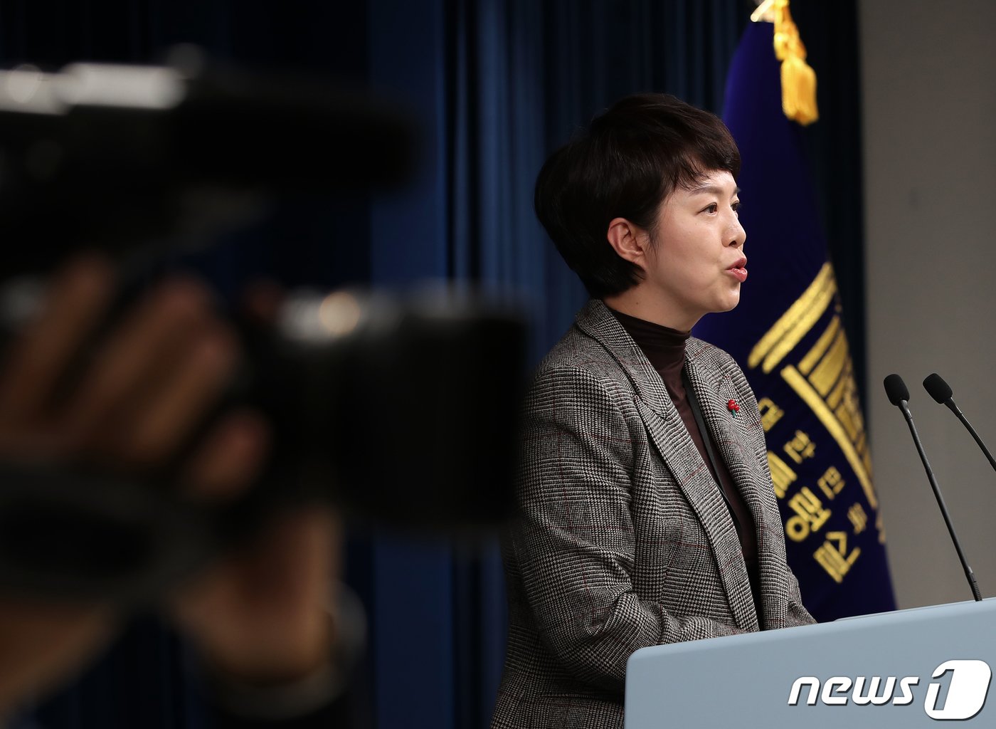 본문 이미지 - 김은혜 홍보수석이 9일 오후 용산 대통령실 청사에서 화물연대 총파업 철회와 관련 현안 브리핑을 하고 있다. 2022.12.9/뉴스1 ⓒ News1 오대일 기자