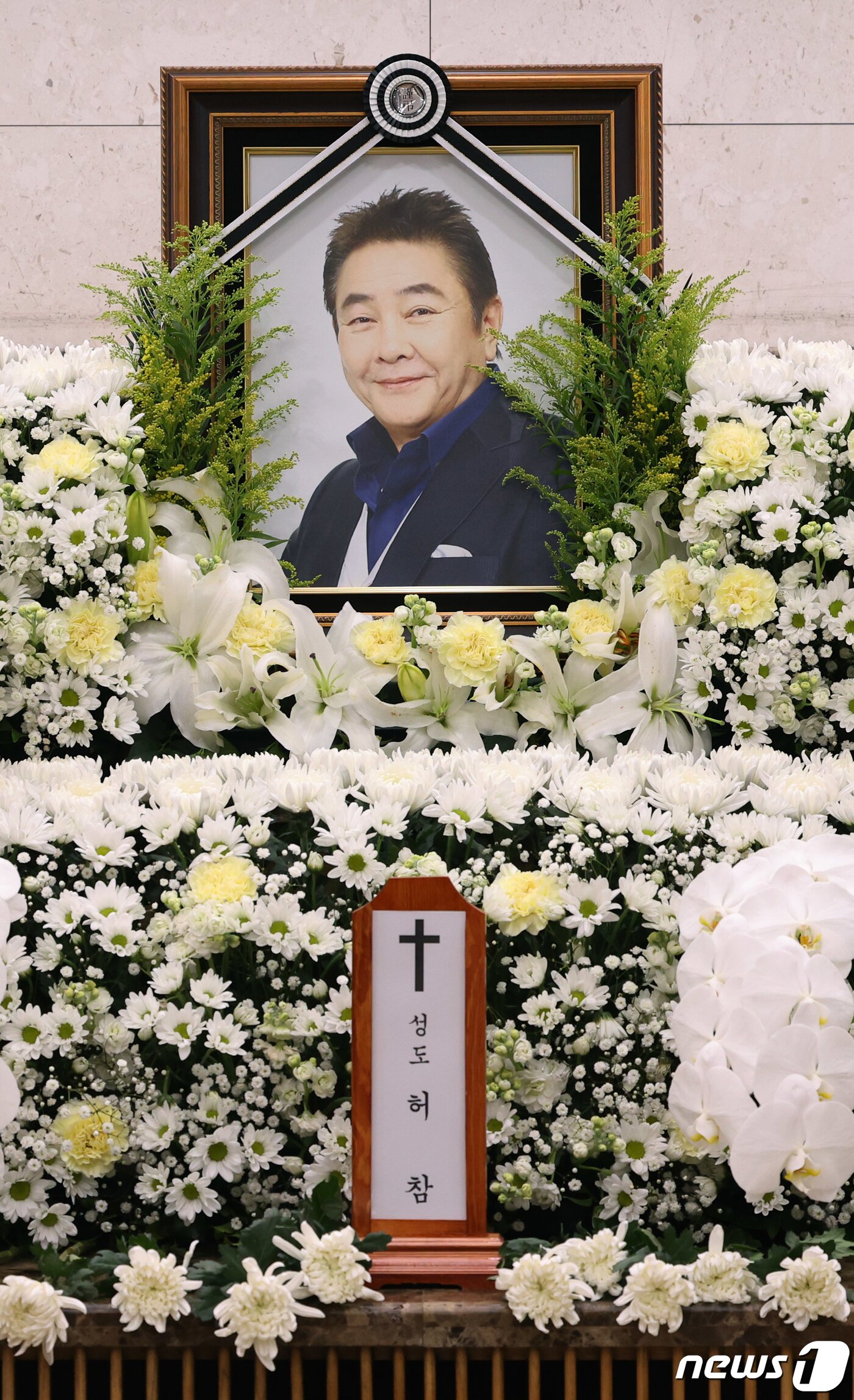 본문 이미지 - 간암 투병 끝에 별세한 방송인 허참의 빈소가 1일 서울 풍납동 서울아산병원 장례식장에 마련되어 있다. 2022.2.1/뉴스1 ⓒ News1 사진공동취재단