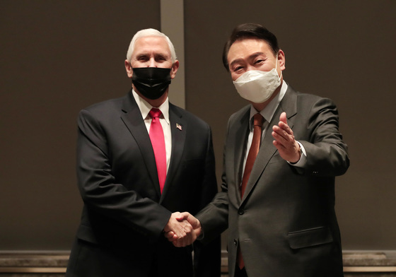 '국가, 정부와 밀착관계' 바랐던 통일교…尹과 독대 재구성