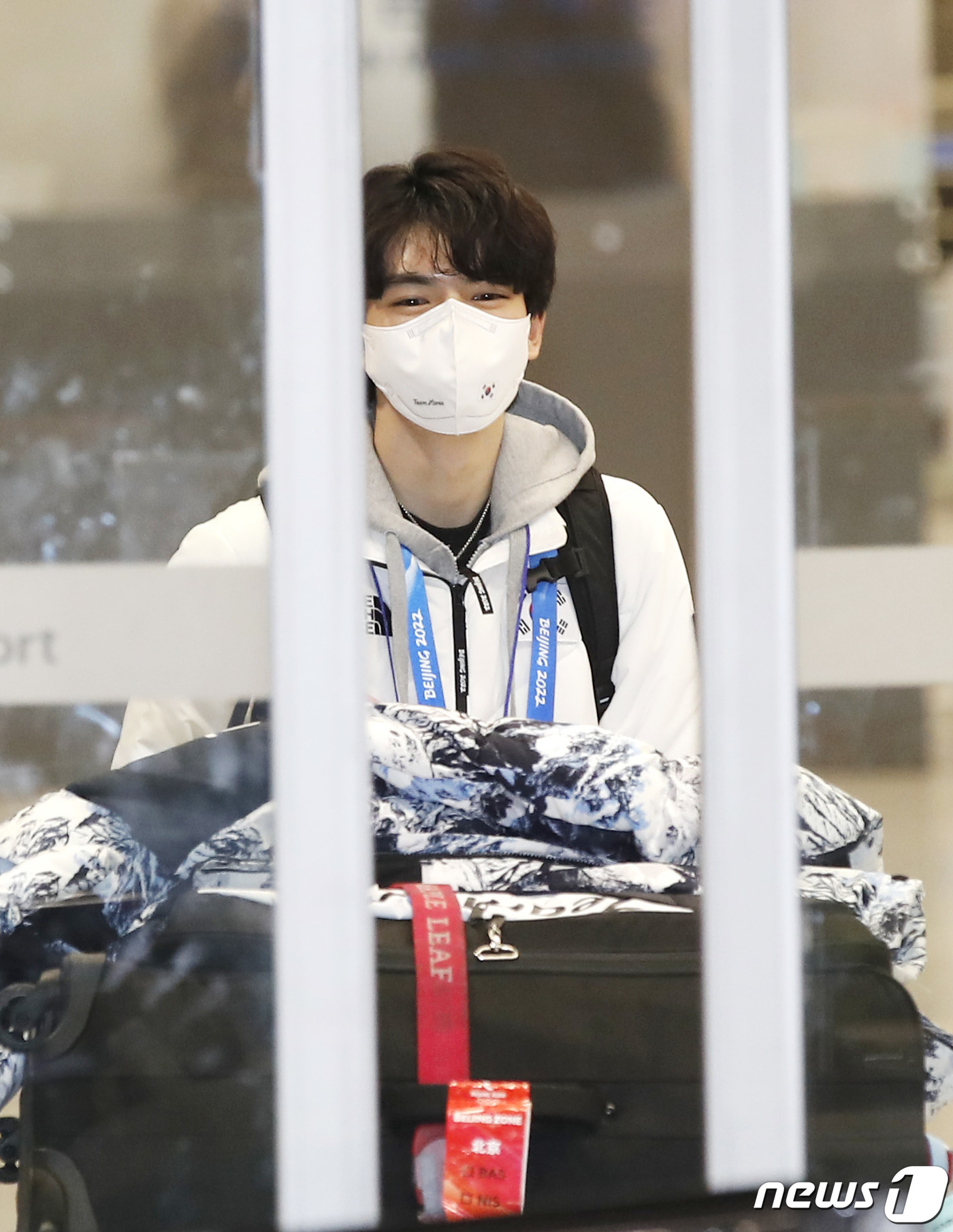 (인천공항=뉴스1) 권현진 기자 = 피겨 스케이팅 선수 차준환(21·고려대)이 2022 베이징 동계올림픽 공식 경기 일정을 마치고 13일 오후 인천국제공항을 통해 입국하고 있다.차 …