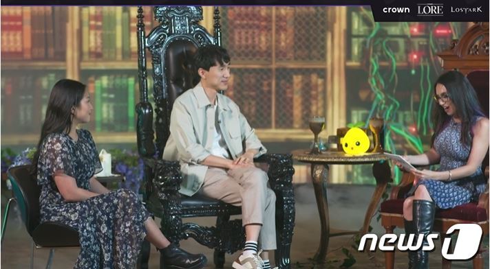 본문 이미지 - 로스트아크 글로벌 출시 전 트위치 채널 'Crown'에 출연한 금강선 디렉터(트위치 채널 'Crown' 캡처)ⓒ 뉴스1