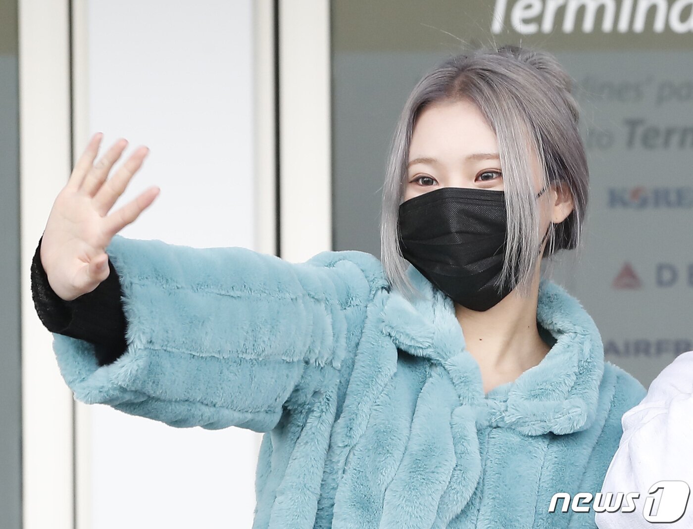 본문 이미지 - 모모랜드 주이가 14일 오전 멕시코로 출국하고 있다. 2022.2.14/뉴스1 ⓒ News1 권현진 기자