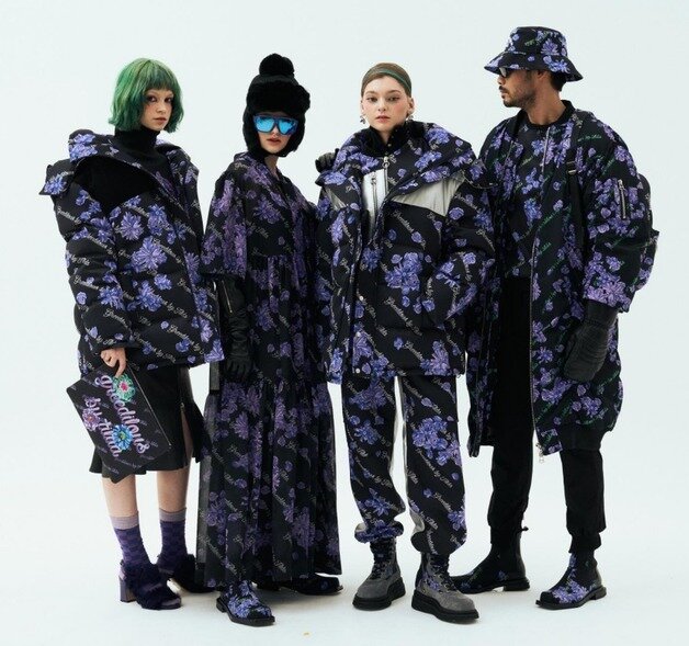 본문 이미지 - 틸다가 창작한 이미지를 패턴화해 제작한 의상(LG 제공). ⓒ 뉴스1