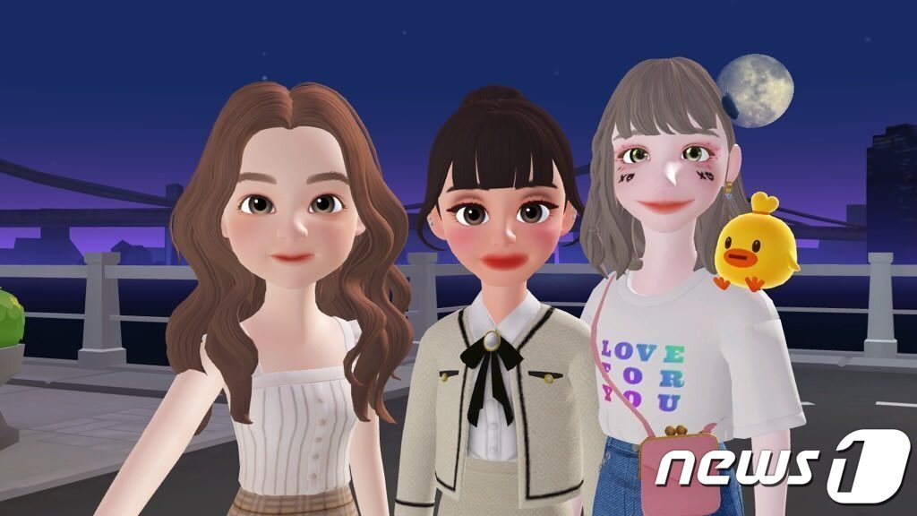 본문 이미지 - 메타버스가 궁금해 제페토에 직접 접속하고 친구들과 사진을 찍어봤다는 이용자(제페토 캡처, 김진아씨 제공)ⓒ 뉴스1