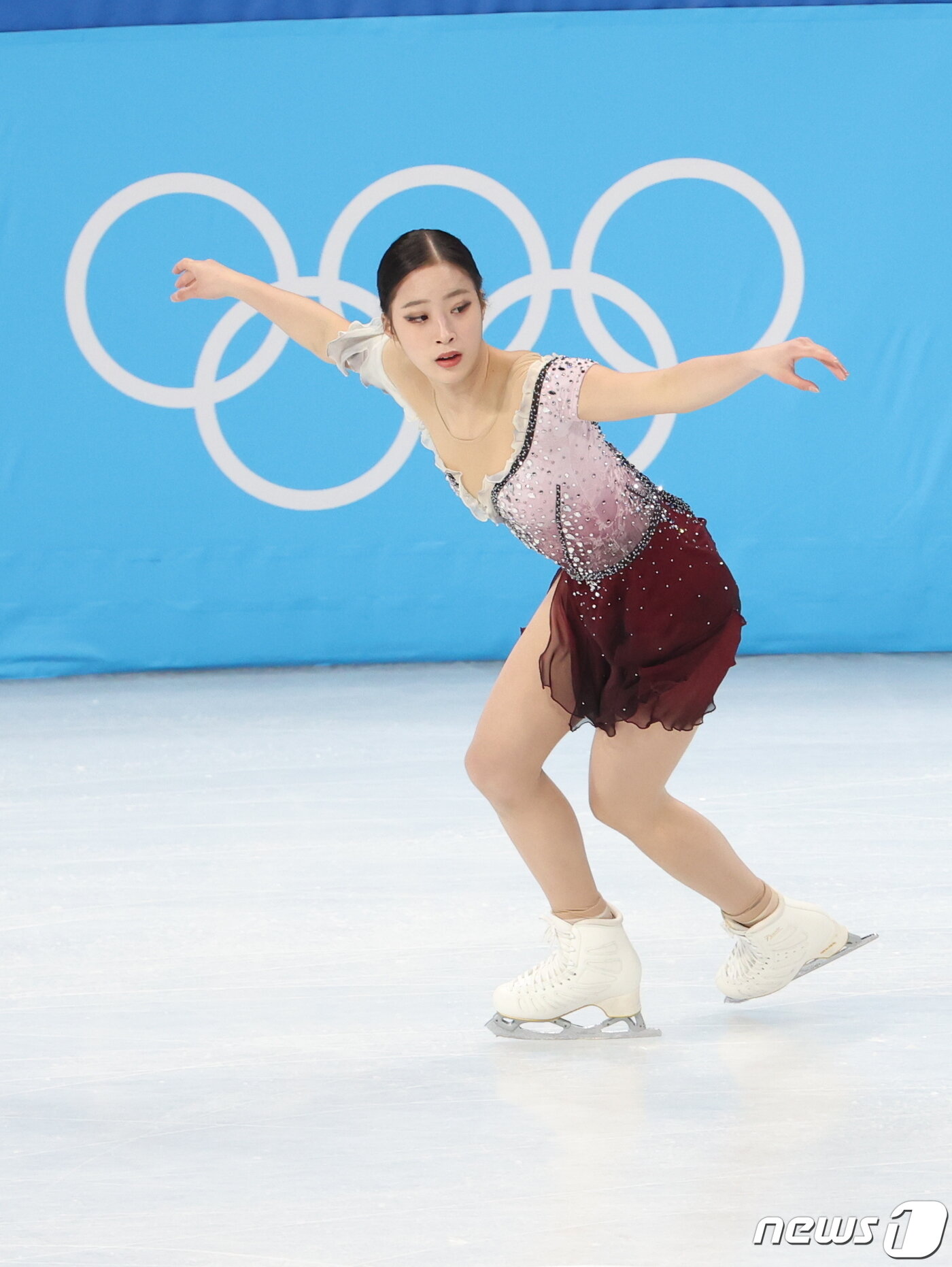 본문 이미지 - 유영이 17일 오후 중국 베이징 수도실내체육관에서 열린 2022 베이징 동계올림픽 피겨 여자 싱글 프리스케이팅 경기에 참가해 클로드 미셸 쇤베르그의 '레 미제라블' 음악에 맞춰 연기를 펼치고 있다. 2022.2.17/뉴스1 ⓒ News1 박지혜 기자