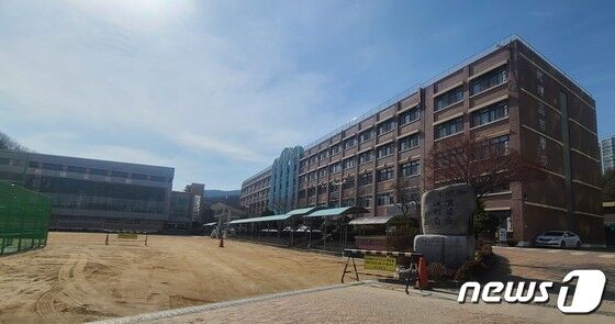 공립 수리고등학교. © 뉴스1