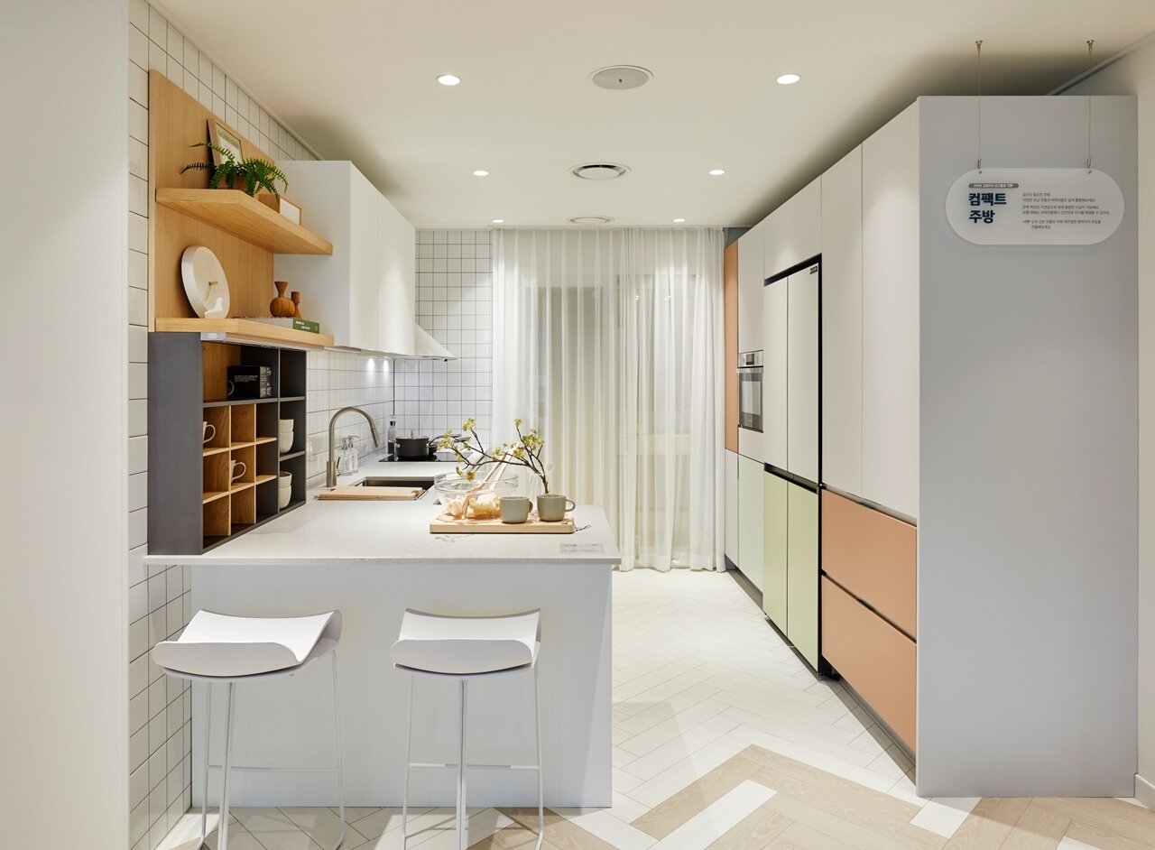 본문 이미지 - 리바트 집테리어 고양 킨텍스점 전시장 콤팩트 주방 전경ⓒ 뉴스1