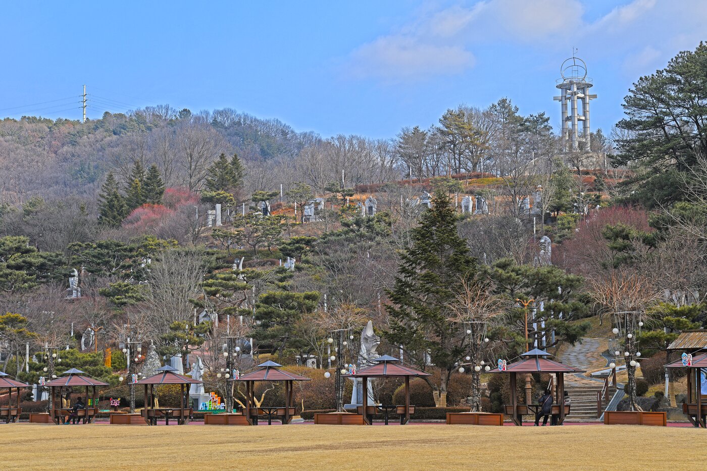 본문 이미지 - 효를 주제로 꾸민 뿌리공원