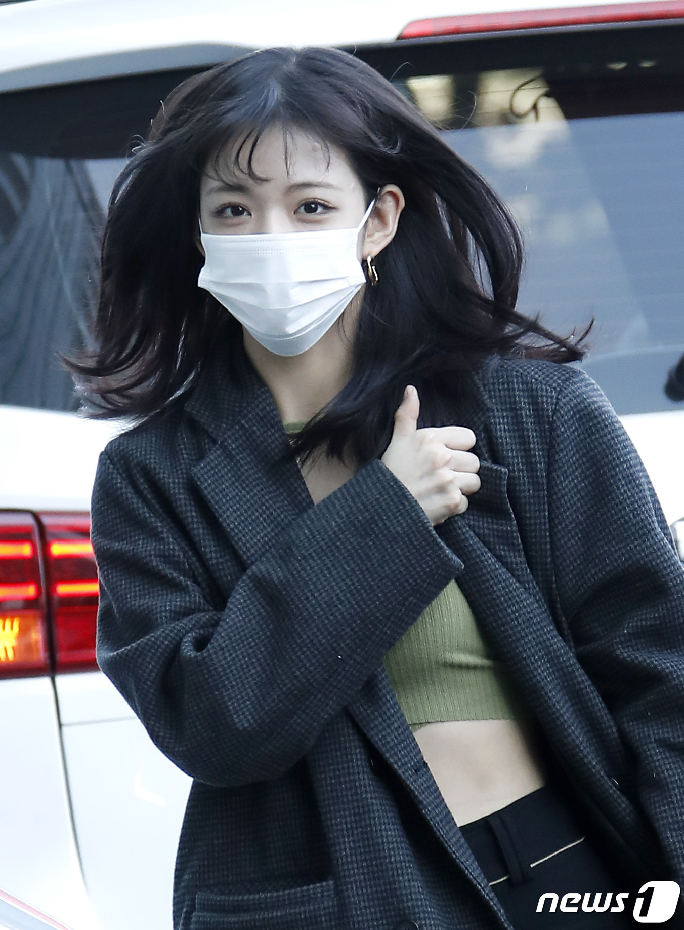 (서울=뉴스1) 권현진 기자 = 프로미스나인(fromis_9) 이채영이 3일 서울 상암동 MBC에서 진행되는 FM4U '정오의 희망곡-김신영입니다'(정희) 라디오 방송에 참석하며 …