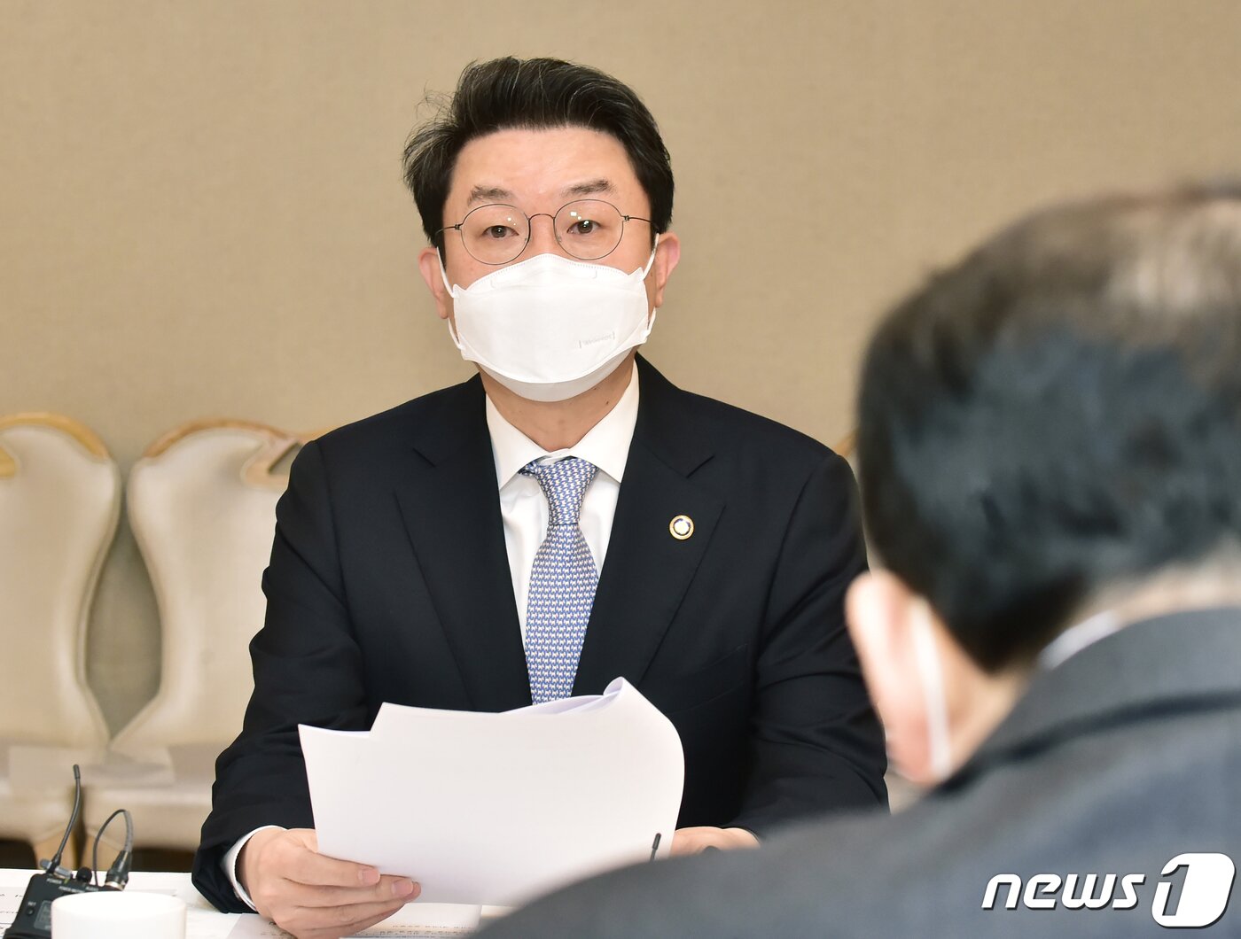 본문 이미지 - 이억원 기획재정부 제1차관이 4일 오전 우크라이나 사태 비상대응 TF 회의에서 발언하고 있다. 2022.2.4/뉴스1