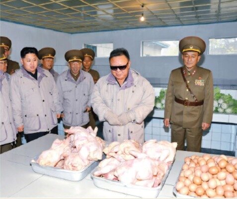 본문 이미지 - 2011년 10월 인민군 군부대 후방 사업 현지지도.('조선' 갈무리)ⓒ 뉴스1