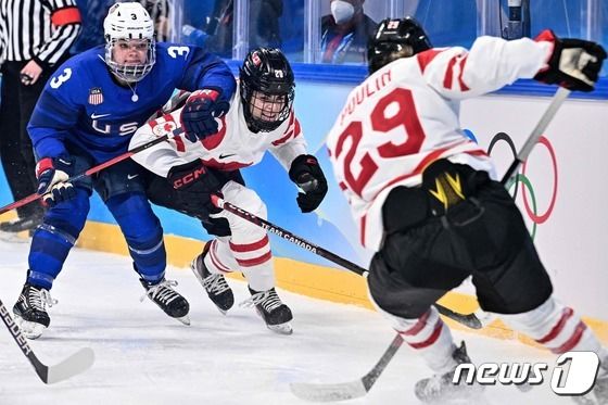 올림픽] '미리보는 결승' 캐나다 여자 아이스하키, 숙적 미국 제압 - 뉴스1