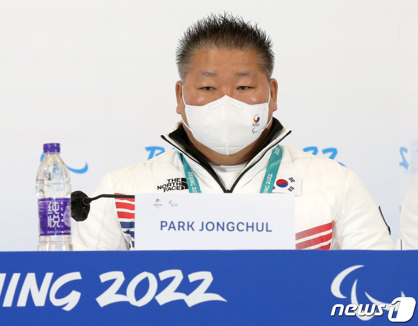 본문 이미지 - 박종철 한국 총감독이 13일 오전 베이징 동계패럴림픽 메인미디어센터(MMC)에서 열린 대회 결산 기자회견에서 취재진의 질문에 답하고 있다. (대한장애인체육회 제공) 2022.3.13/뉴스1