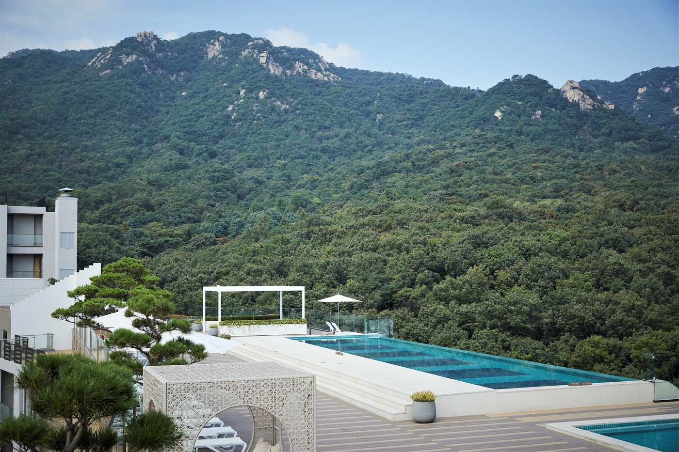 본문 이미지 - 파라스파라의 인피니티 풀. 파라스파라 제공