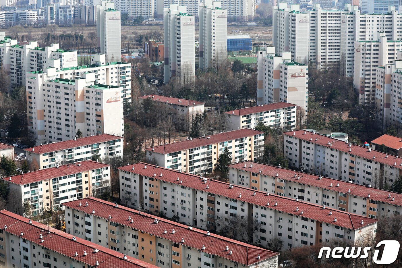 본문 이미지 - 서울 양천구 목동 아파트 5단지와 6단지. 2022.3.15 ⓒ 뉴스1 민경석 기자
