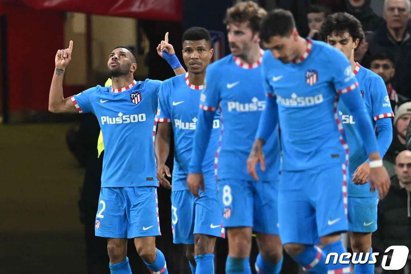 본문 이미지 - 아틀레티코 마드리드 헤난 로지(왼쪽)가 맨유전에서 골을 넣은 뒤 세리머니를 하고 있다. ⓒ AFP=뉴스1