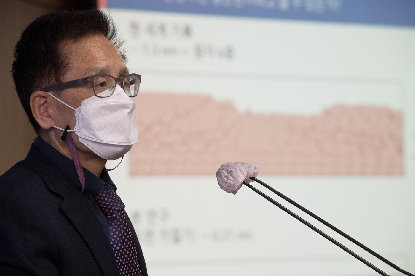 본문 이미지 - 정세영 부산대학교 교수가 15일 오전 세종특별자치시 세종파이낸스센터 과기정통부 기자실에서 &#39;구리 산화의 작동 원리에 대한 연구성과&#39; 관련 브리핑을 하고 있다. &#40;과학기술정보통신부 제공&#41; 2022.03.16 /뉴스1