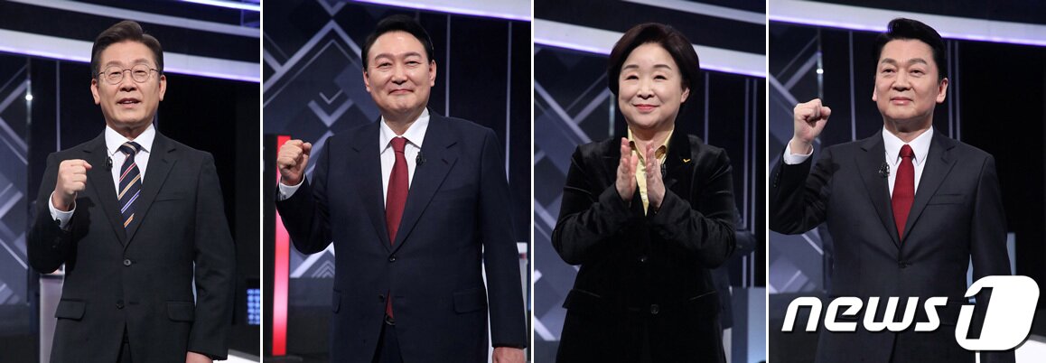 본문 이미지 - 2일 오후 서울 여의도 KBS 본관에서 열린 중앙선거방송토론위원회 주관 제20대 대통령선거 후보 초청 3차 법정 TV 토론회를 앞두고 각 정당 대선 후보들이 선전을 다짐하고 있다. 왼쪽부터 이재명 더불어민주당 후보, 윤석열 국민의힘 후보, 심상정 정의당 후보, 안철수 국민의당 후보. 2022.3.2/뉴스1 ⓒ News1 이동해 기자