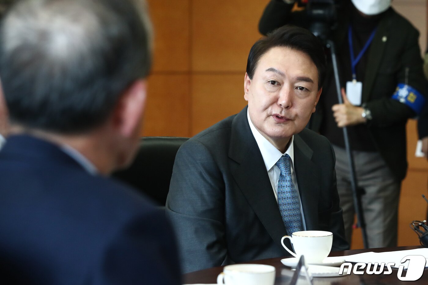 본문 이미지 - 윤석열 대통령 당선인이 21일 서울 삼청동 대통령직인수위원회에서 열린 경제 6단체장과의 오찬 회동에서 인사말을 하고 있다. 2022.3.21/뉴스1 ⓒ News1 국회사진취재단