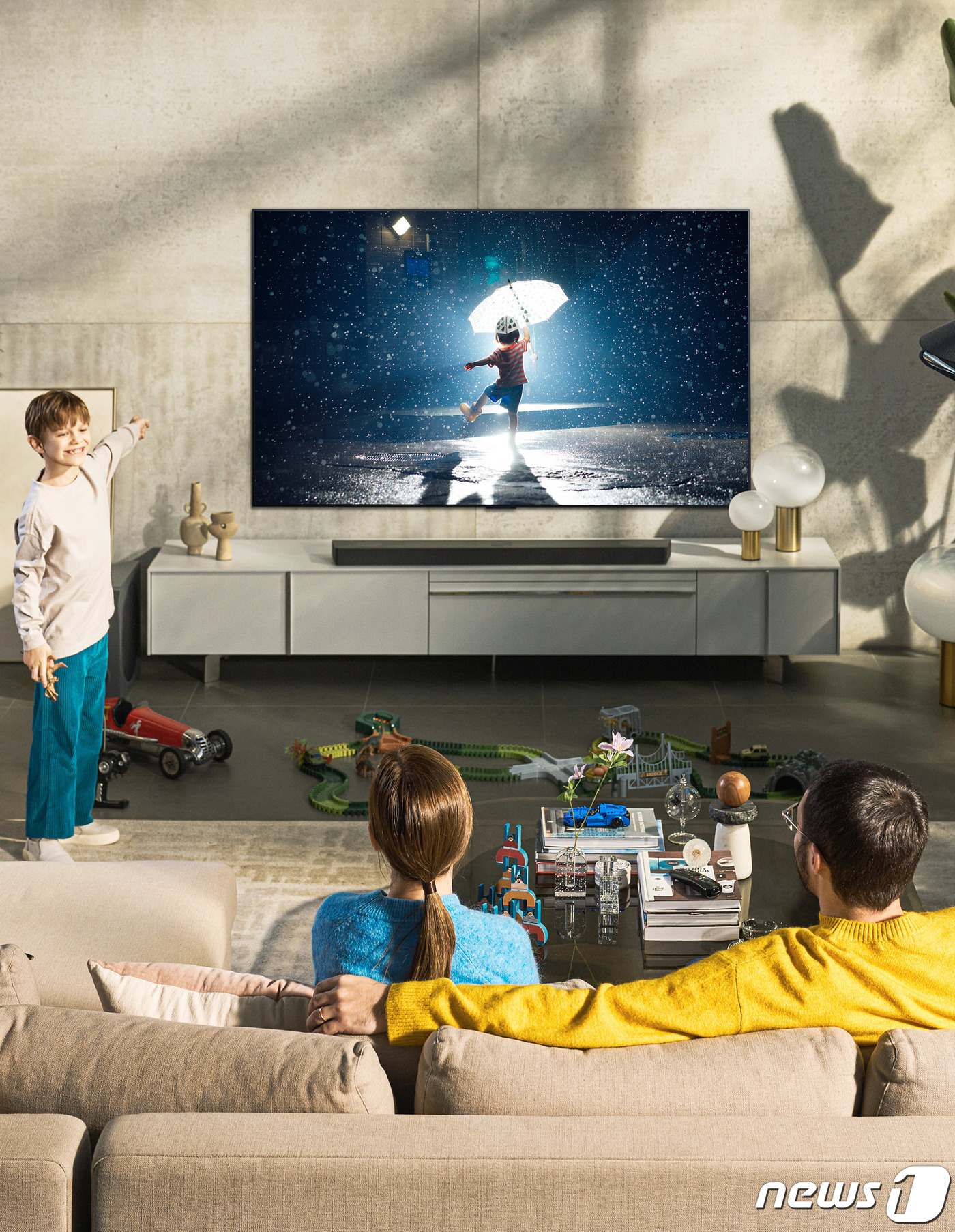 (서울=뉴스1) = LG전자가 더욱 진화한 LG 올레드 에보(OLED evo)를 비롯한 2022년형 LG 올레드 TV를 글로벌 및 국내 시장에 본격 출시한다고 23일 전했다. 모델 …