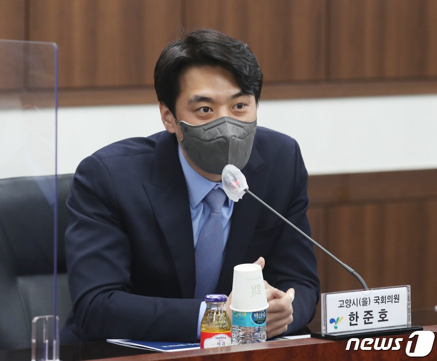 본문 이미지 - 한준호 더불어민주당 의원이 23일 서울 종로구 정부서울청사에서 열린 '통일정보자료센터 건립 관련 통일부-고양시 업무협약식'에서 인사말을 하고 있다. 2022.3.23/뉴스1 ⓒ News1 송원영 기자