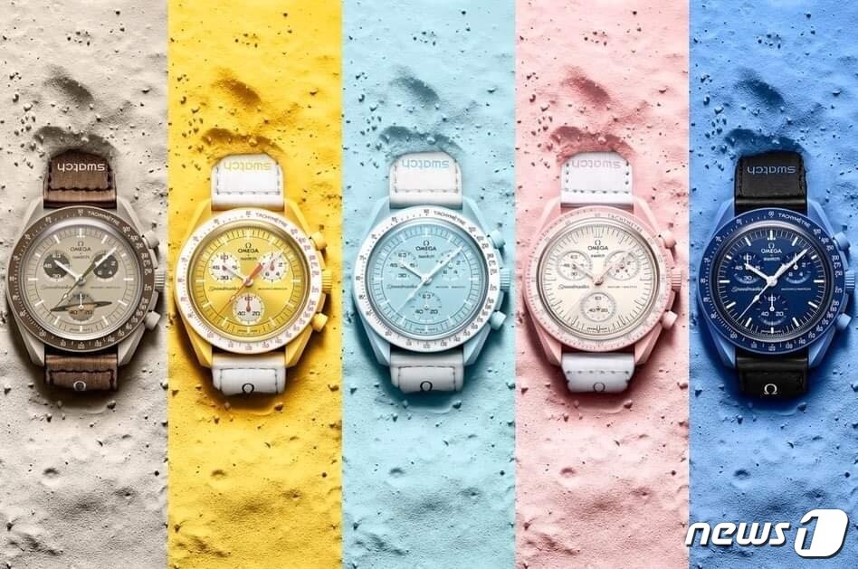 본문 이미지 - 오메가와 스와치가 협업해 만든 시계 '문스와치' (스와치그룹코리아 제공)2022.3.27/뉴스1