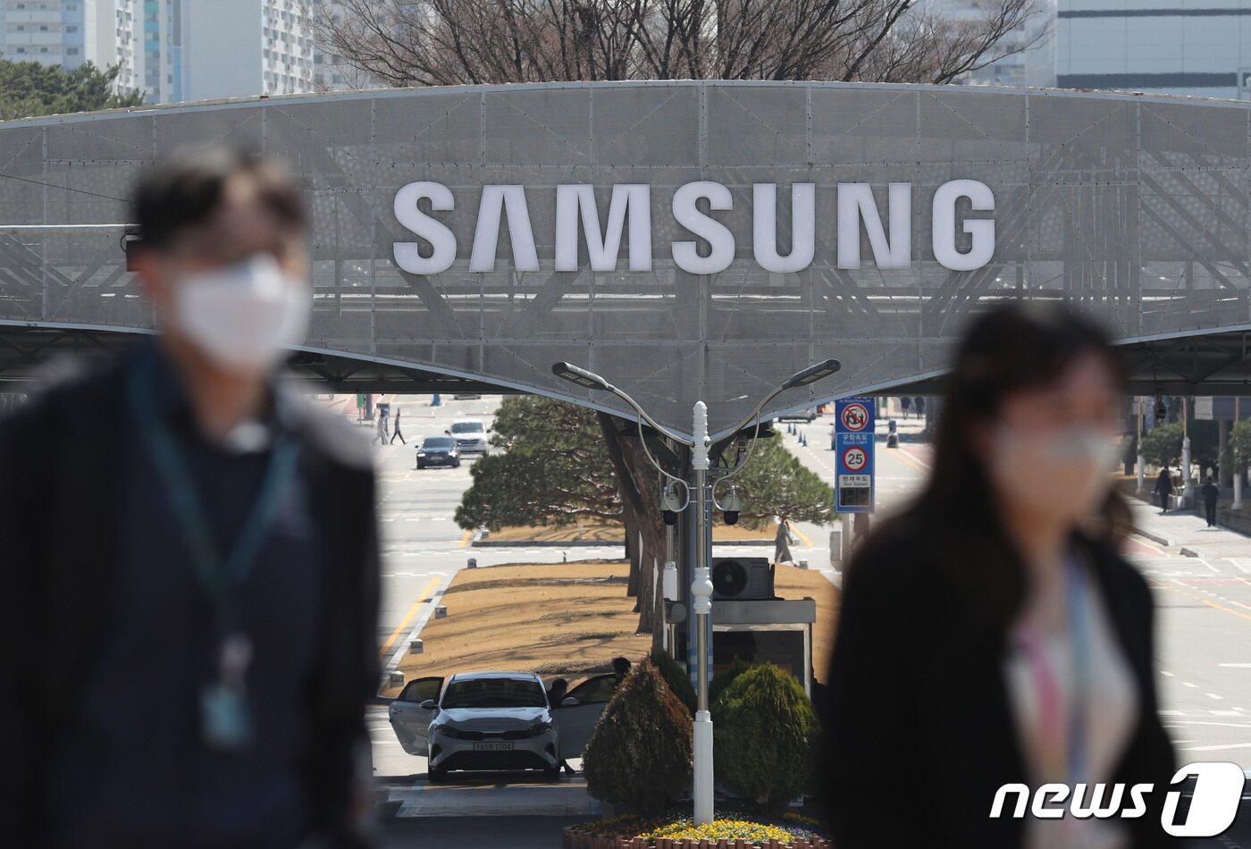 본문 이미지 - 경기 수원 영통구 삼성전자 본사의 모습. 2022.3.28/뉴스1 ⓒ News1 김영운 기자