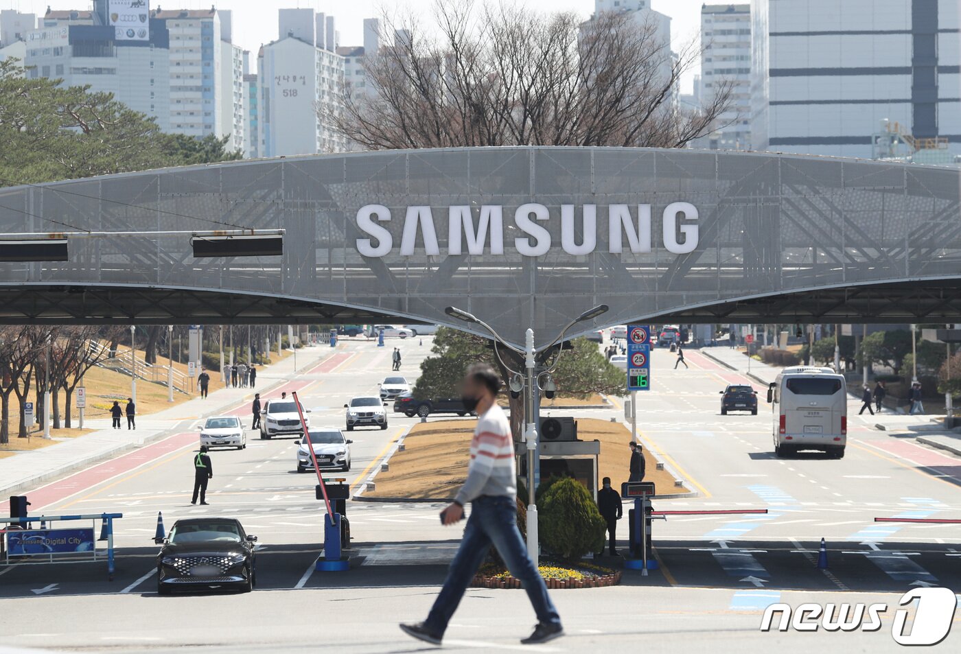 본문 이미지 - 경기 수원 영통구 삼성전자 본사. 2022.3.28/뉴스1 ⓒ News1 김영운 기자