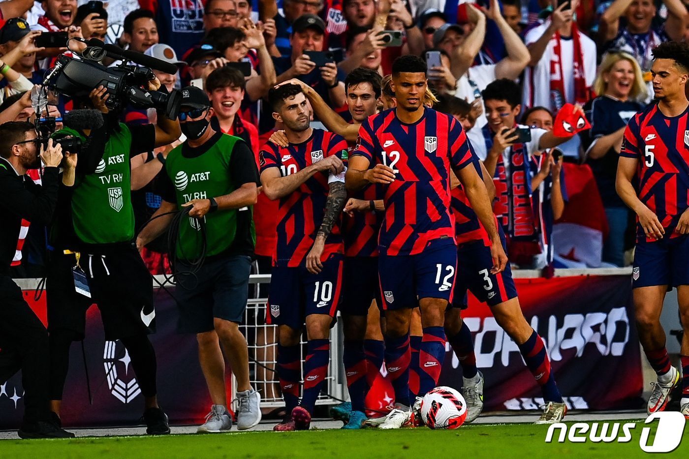 본문 이미지 - 파나마를 크게 이긴 미국 축구대표팀 ⓒ AFP=뉴스1