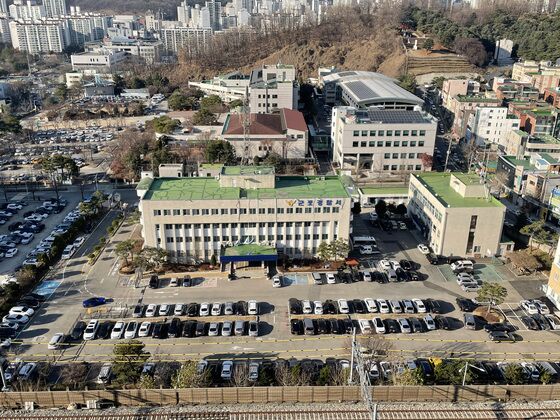 현직 경찰 아내, 자녀 앞서 흉기 들고 "찔러 죽이겠다" 위협