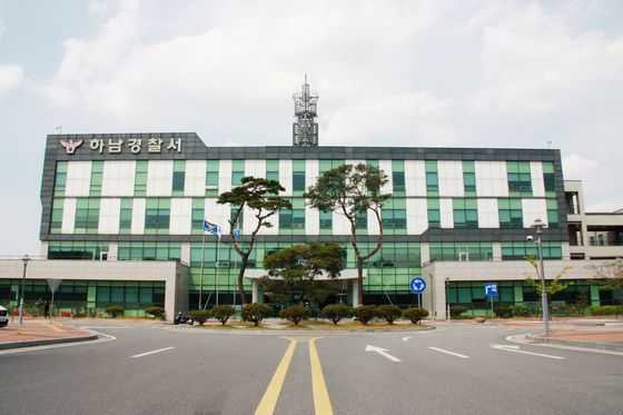 "성능 확인 위해" 행인에 비비탄 가스총 발사한 30대 입건