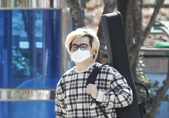 육중완밴드 강준우, 4월 득남 "초미숙아로 태어나…고비 넘겨"