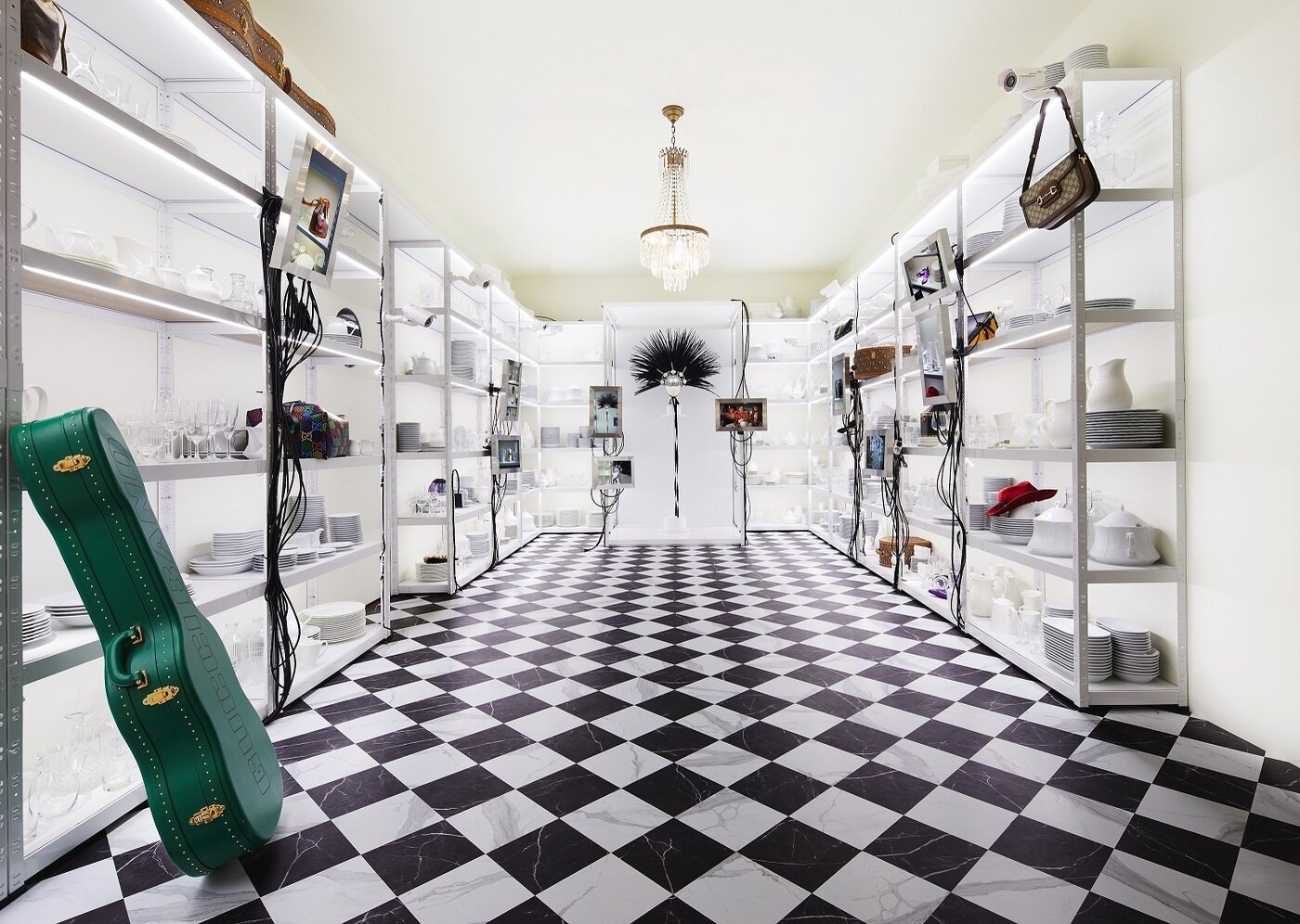 본문 이미지 - 2020 크루즈 컬렉션 컴 애즈 유 아_RSVP. (구찌 제공) ⓒ 뉴스1