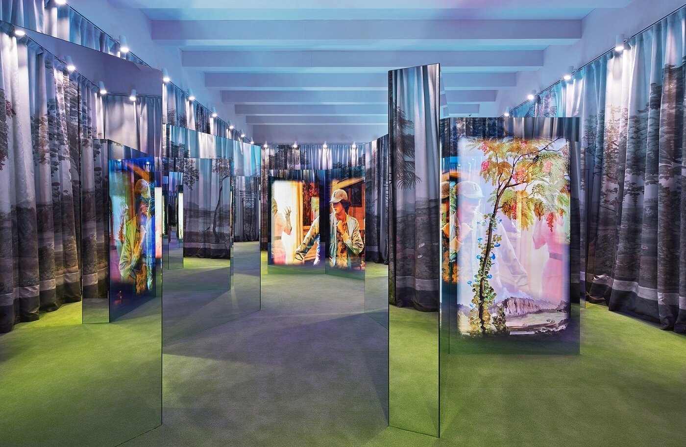 본문 이미지 - 2016 크루즈 컬렉션 디오니서스 댄스. (구찌 제공) ⓒ 뉴스1