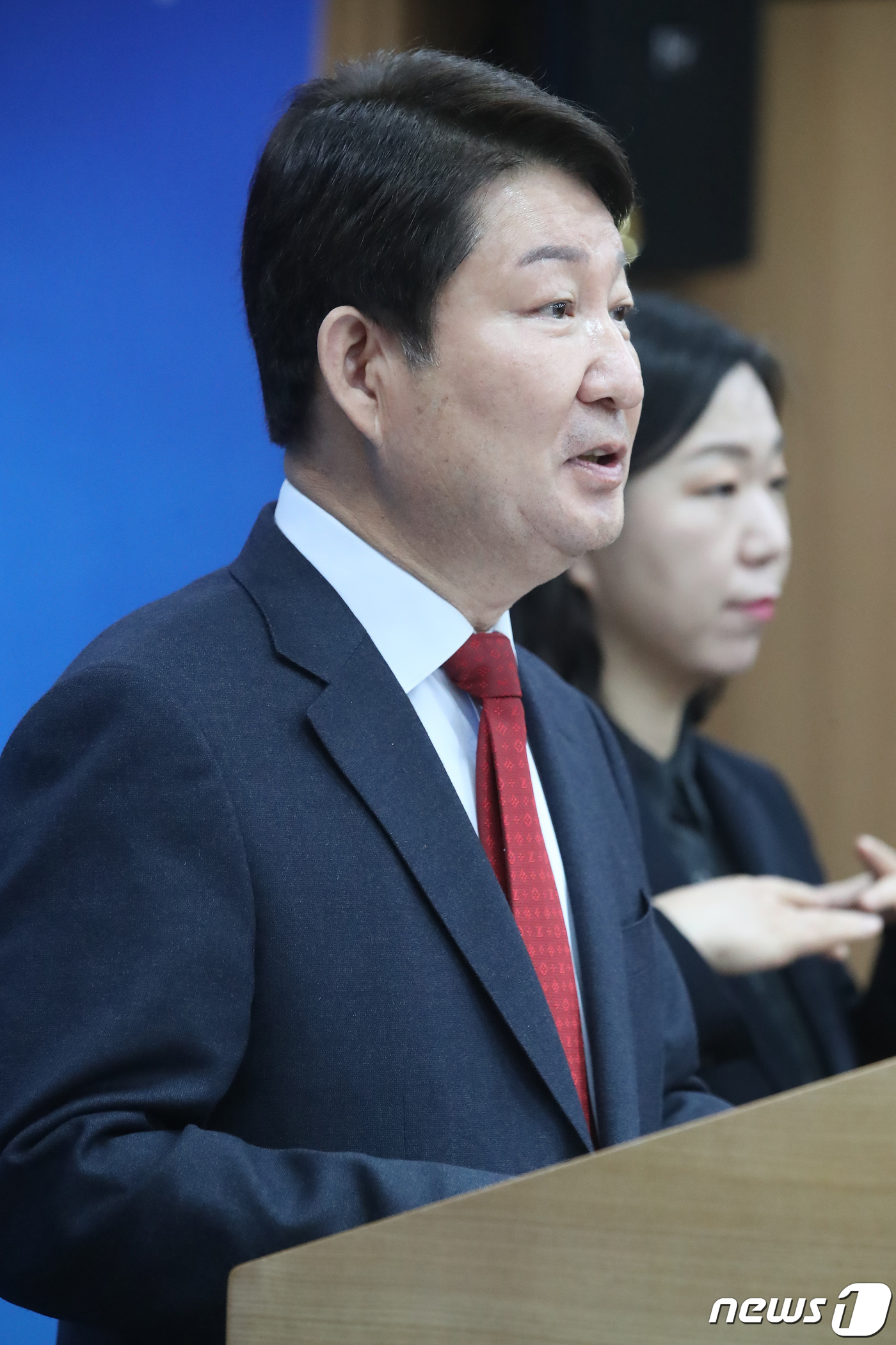 (대구=뉴스1) 공정식 기자 = 권영진 대구시장이 30일 오전 대구시청 본관 브리핑룸에서 열린 기자회견을 통해 6.1지방선거 불출마 입장을 밝히고 있다. 2022.3.30/뉴스1