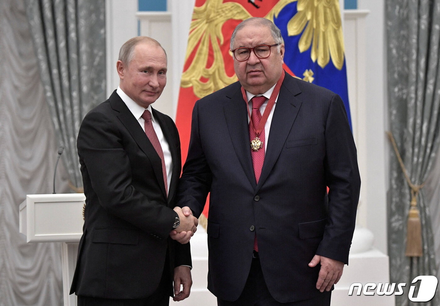 본문 이미지 - 러시아 억만장자 사업가 알리셰르 우스마노프. ⓒ 로이터=뉴스1 ⓒ News1 최서윤 기자