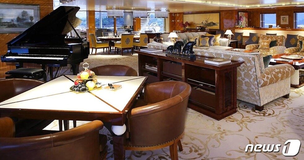 본문 이미지 - 응접실 모습 - 딜바 홈피 갈무리