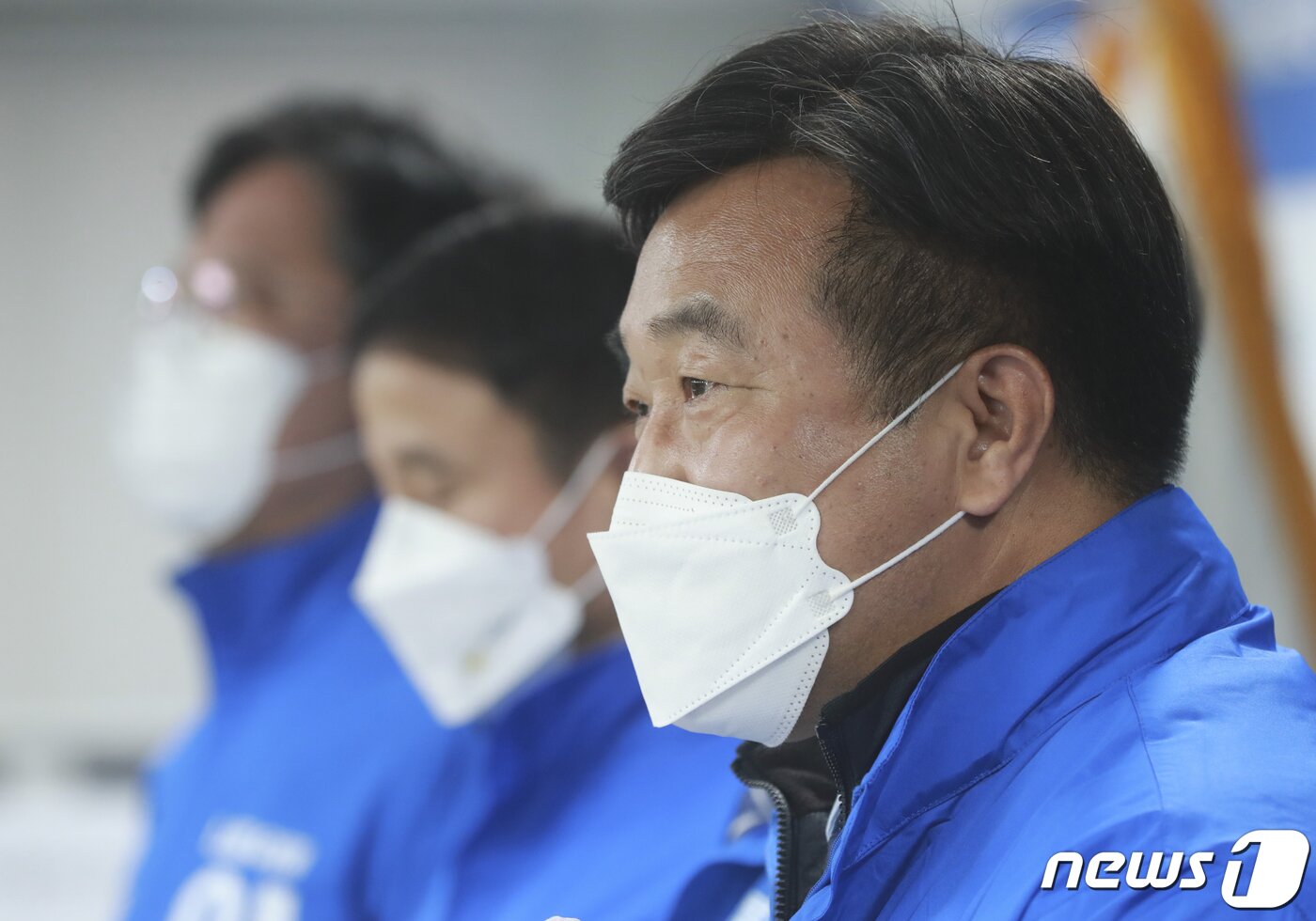 본문 이미지 - 윤호중 더불어민주당 원내대표가 6일 오전 서울 여의도 중앙당사에서 열린 대장동 진상규명 특검수사 반대하는 국민의힘 규탄 기자회견에서 발언하고 있다. 2022.3.6/뉴스1 ⓒ News1 오대일 기자