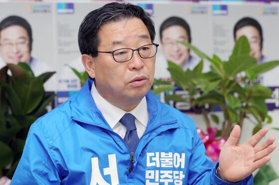 본문 이미지 - 서동석 군산시장 후보가 뉴스1 전북취재본부와 인터뷰를 하고 있다. 뉴스1 ⓒ News1 유경석 기자