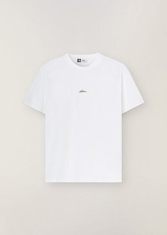 본문 이미지 - 현빈이 공항에서 착용한 것으로 확인된 로로피아나 티셔츠 제품(로로피아나 공식홈페이지 캡쳐).ⓒ 뉴스1