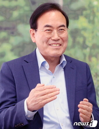 본문 이미지 - 서거석 전북교육감 예비후보가 뉴스1 전북취재본부와 인터뷰를 진행하고 있다.ⓒ 뉴스1