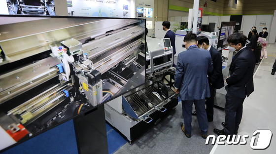 15일까지 열리는 한국전자제조산업전 - 뉴스1