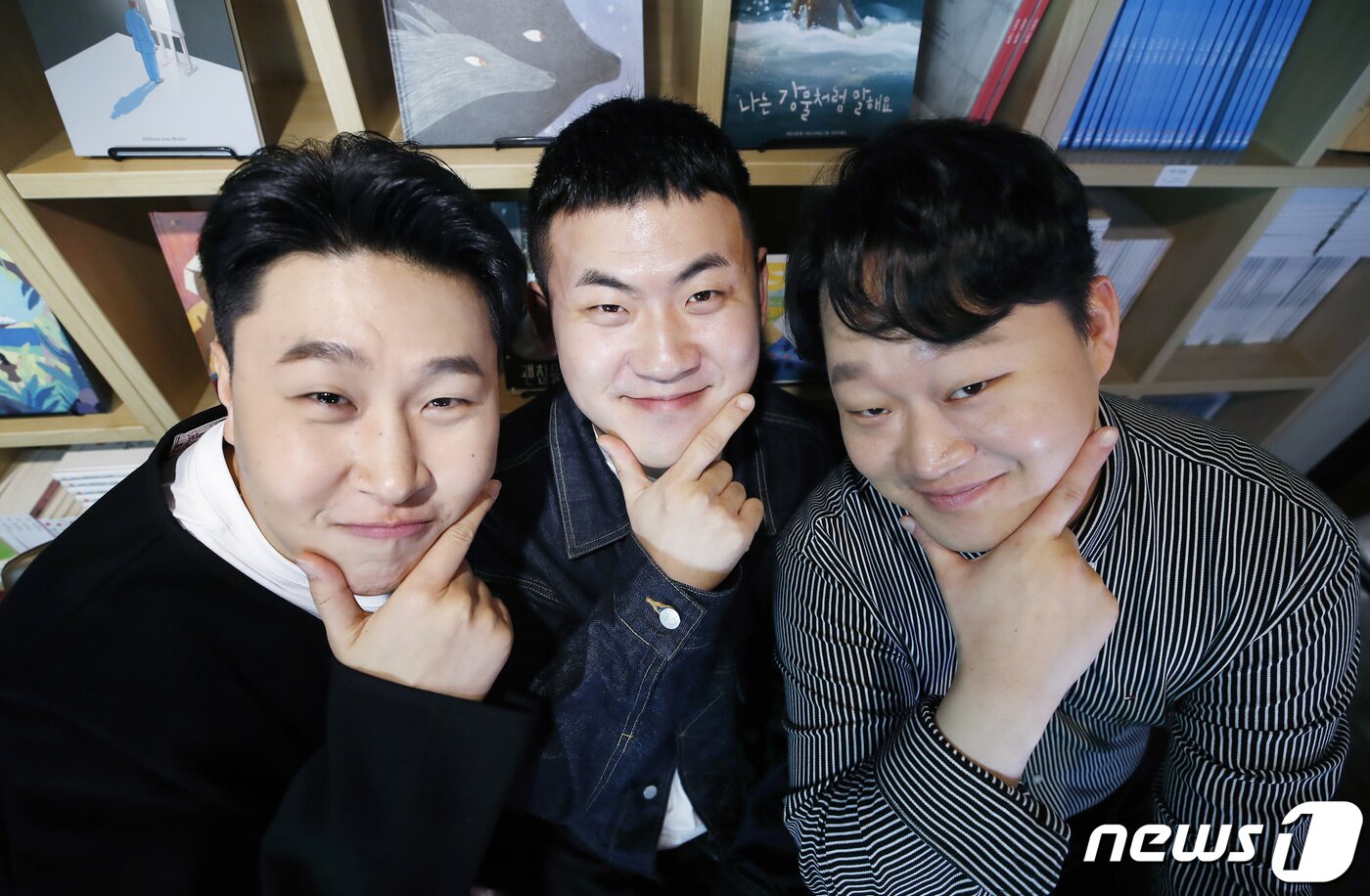본문 이미지 - 서울 마포구 한 카페. '피식대학' 이용주, 김민수, 정재형 인터뷰/뉴스1 ⓒ News1 권현진 기자