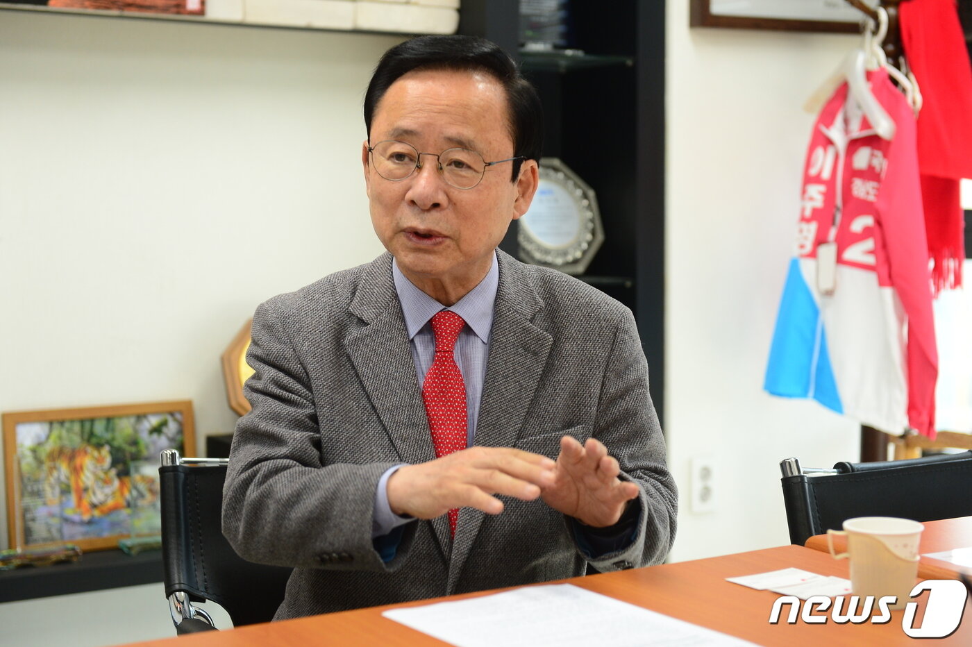 본문 이미지 - 이주영 전 해양수산부 장관이 15일 뉴스1과 인터뷰를 하고 있다.2022.4.15. ⓒ News1 강대한 기자