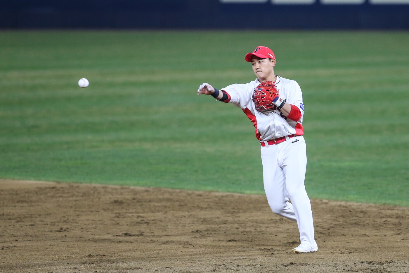 본문 이미지 - 김태진은 키움 히어로즈 유니폼을 입고 뛴다.(KIA 타이거즈 제공) ⓒ 뉴스1